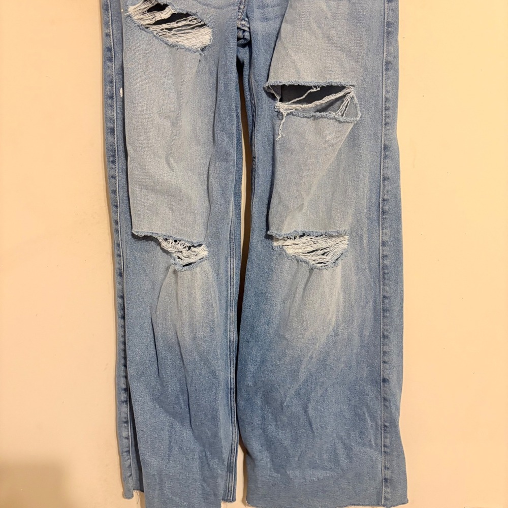 Hollister High-Rise Extreme Baggy Distressed Light Wash Jeans W26 L32 - Picture 11 of 16